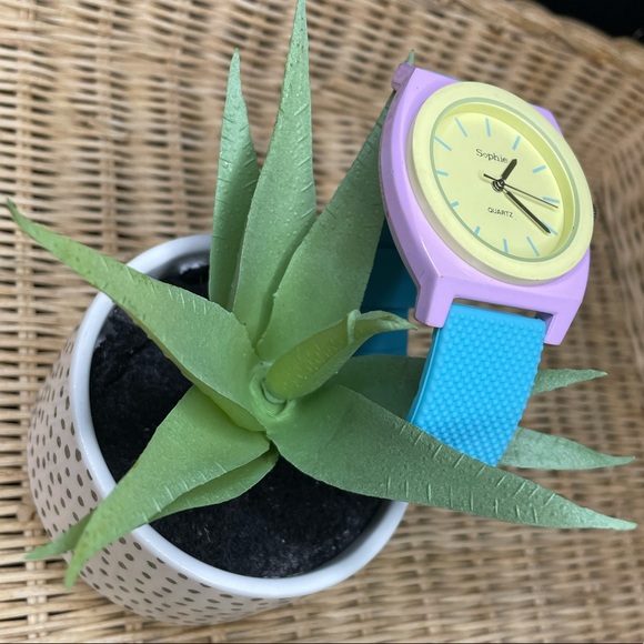 Sophie Quartz Watch - Picture 2 of 5